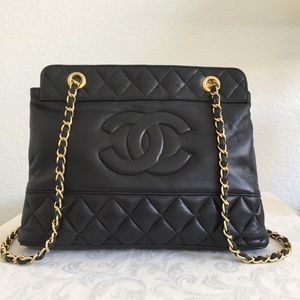 Quilted lamb leather bag with chain strap